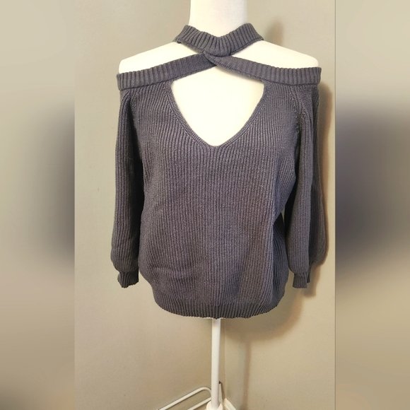 Off the shoulder sweater - Picture 1 of 3